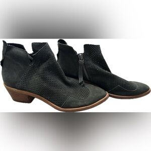 Dolce Vita Black Pointed Booties